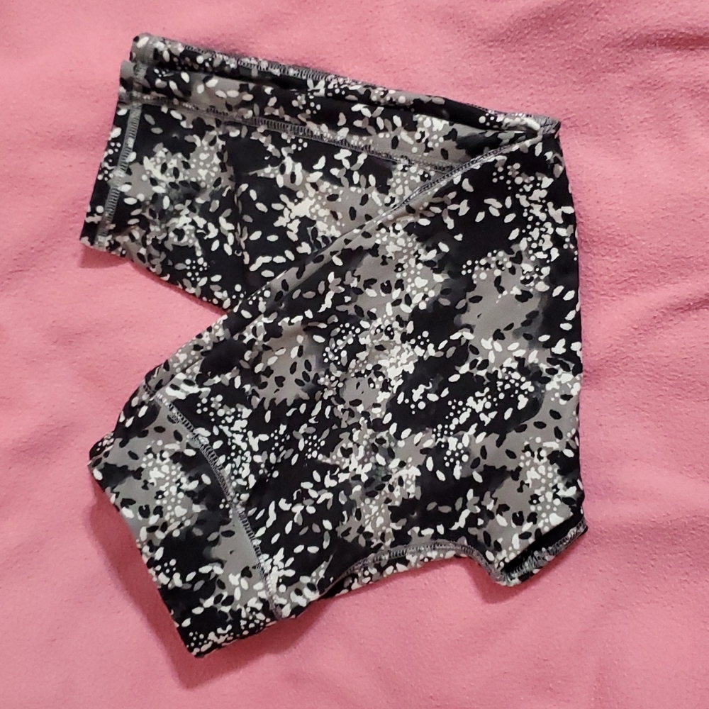MTA Sport Capri Leggings